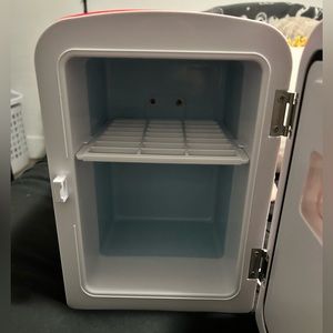 Mini fridge